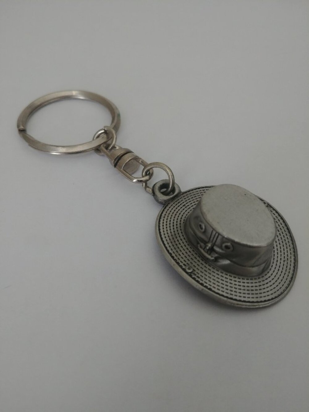 4/$20 dark silver pewter tone metal hat keychain key ring